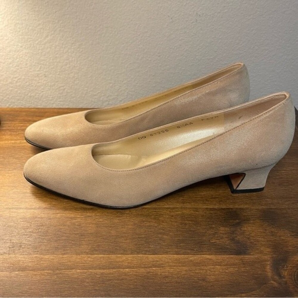 Salvatore ferragamo tan heels